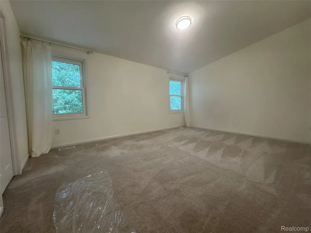 5392 Breeze Hill Place Troy City, MI 48098