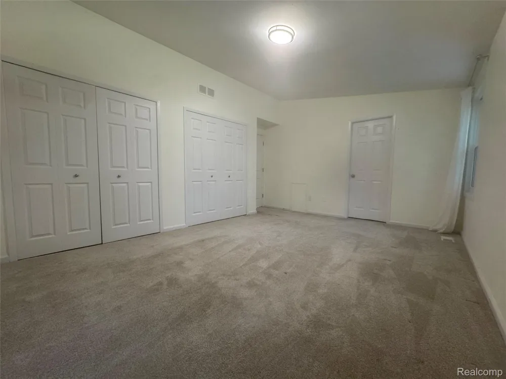 5392 Breeze Hill Place Troy City, MI 48098