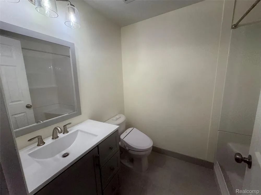 5392 Breeze Hill Place Troy City, MI 48098