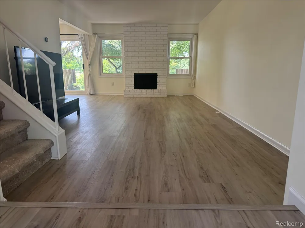 5392 Breeze Hill Place Troy City, MI 48098