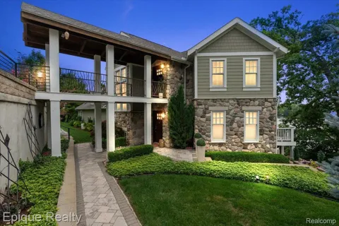791 Central Drive