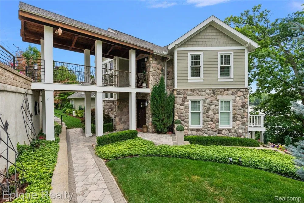 791 Central Drive Lake Orion Village, MI 48362