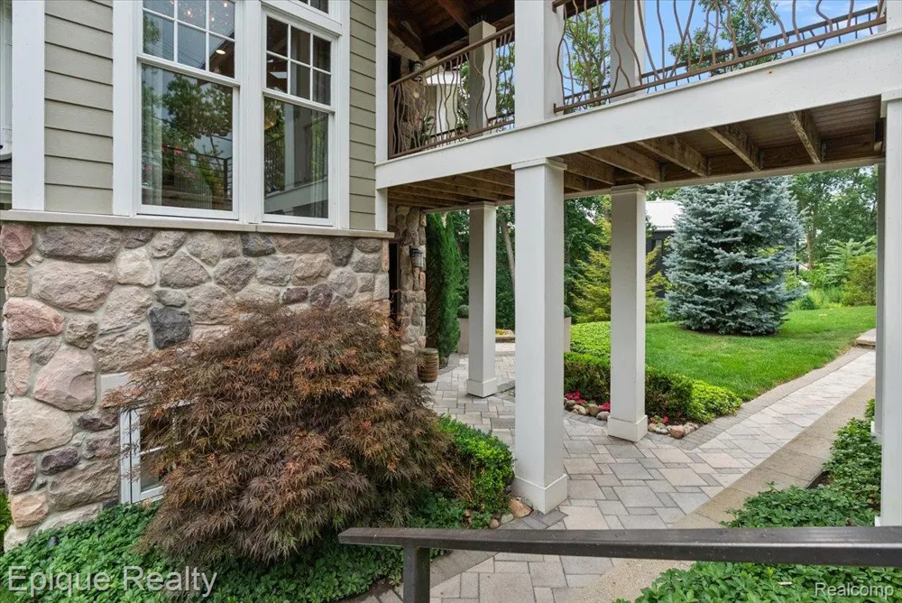 791 Central Drive Lake Orion Village, MI 48362