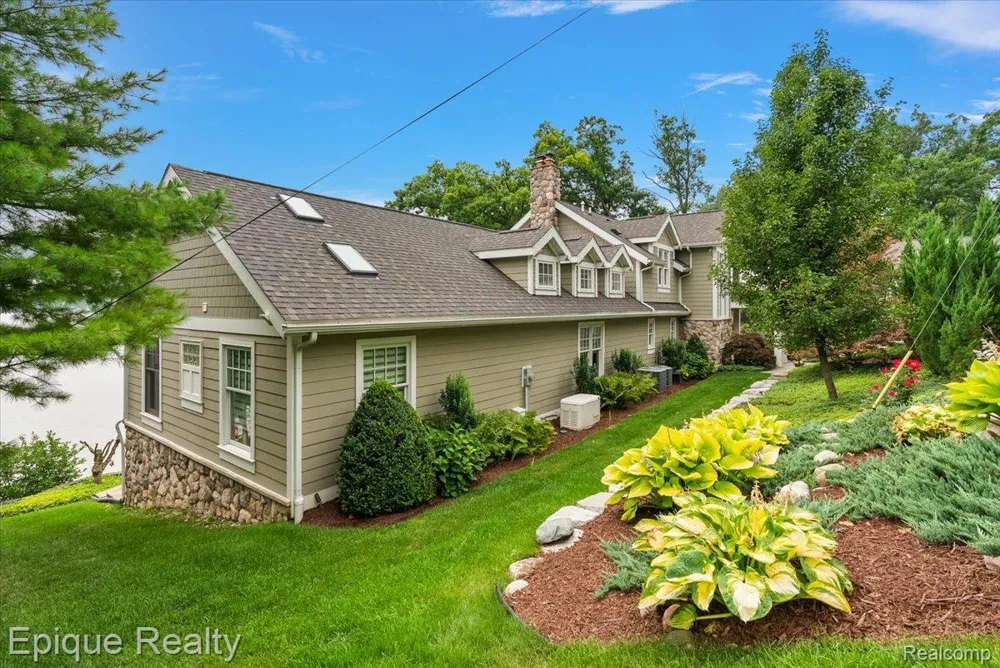 791 Central Drive Lake Orion Village, MI 48362