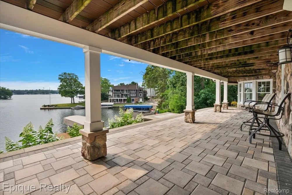 791 Central Drive Lake Orion Village, MI 48362