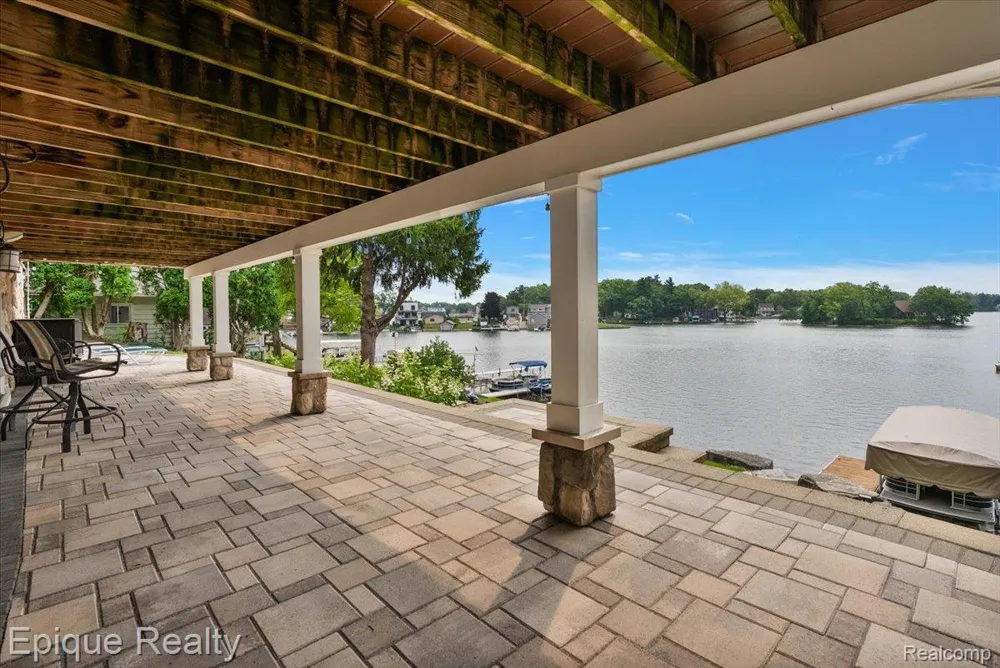 791 Central Drive Lake Orion Village, MI 48362
