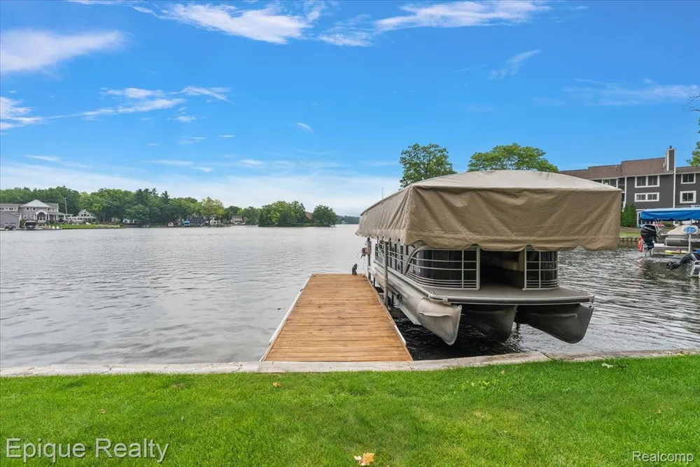 791 Central Drive Lake Orion Village, MI 48362
