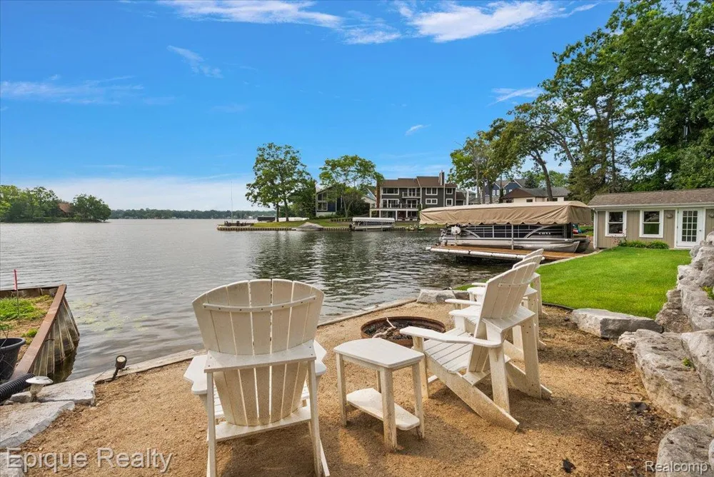 791 Central Drive Lake Orion Village, MI 48362