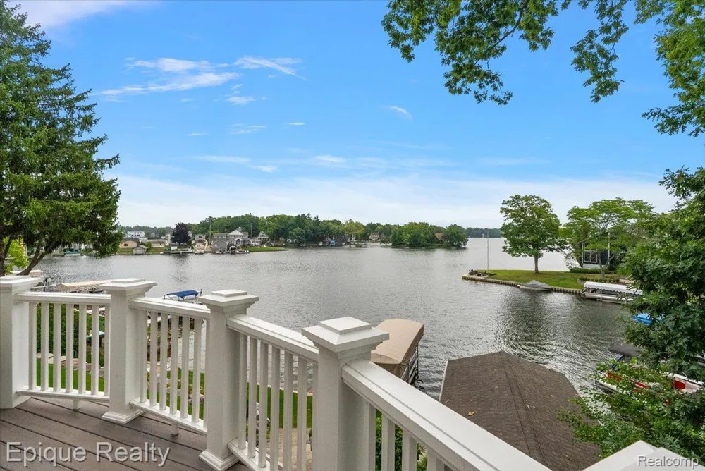 791 Central Drive Lake Orion Village, MI 48362