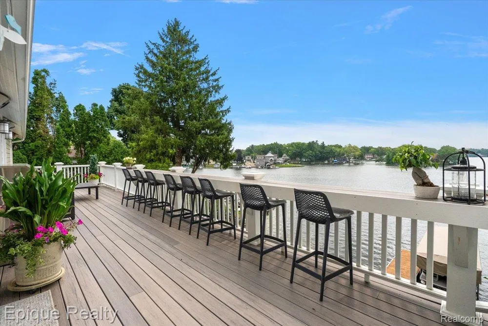 791 Central Drive Lake Orion Village, MI 48362