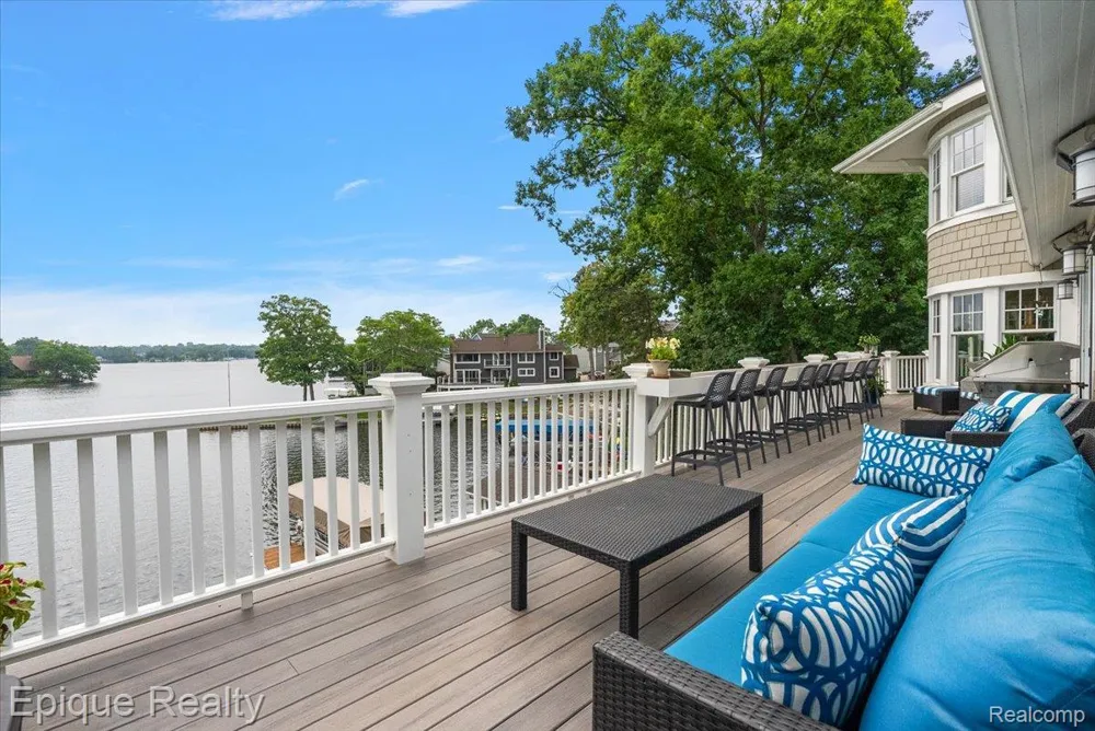 791 Central Drive Lake Orion Village, MI 48362