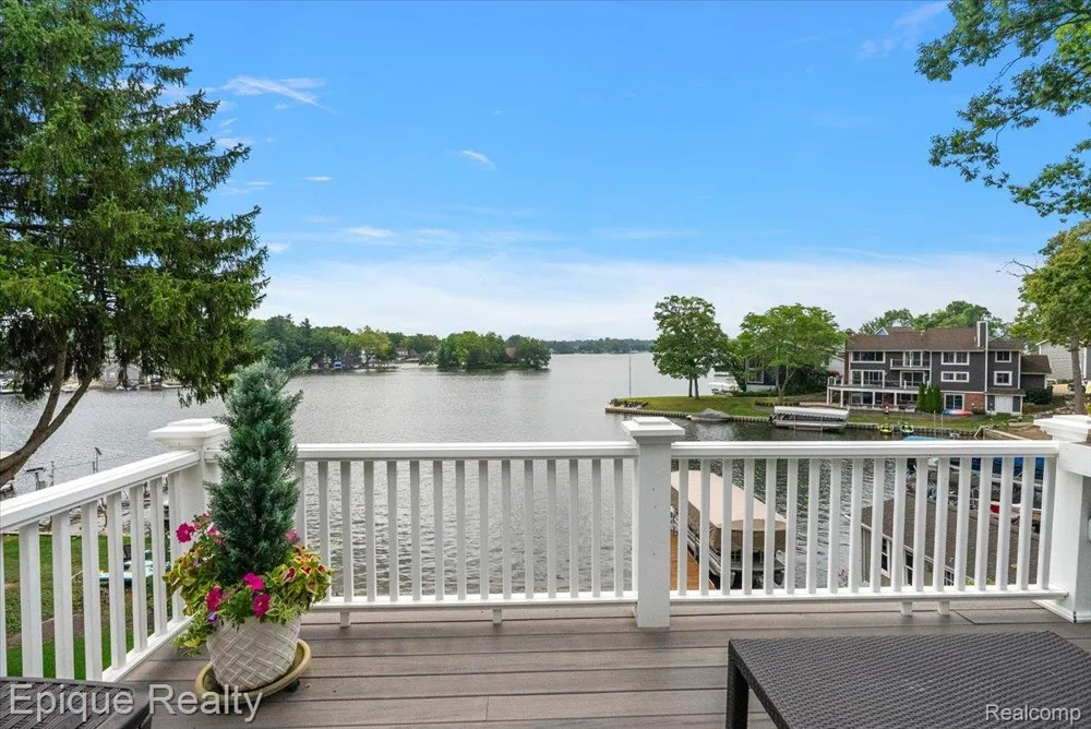 791 Central Drive Lake Orion Village, MI 48362
