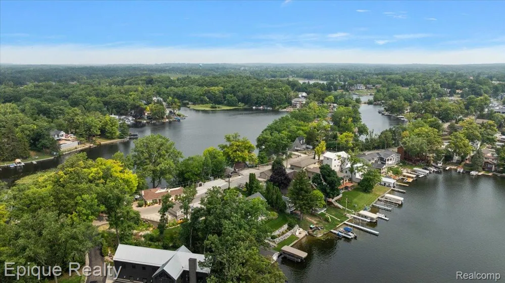 791 Central Drive Lake Orion Village, MI 48362