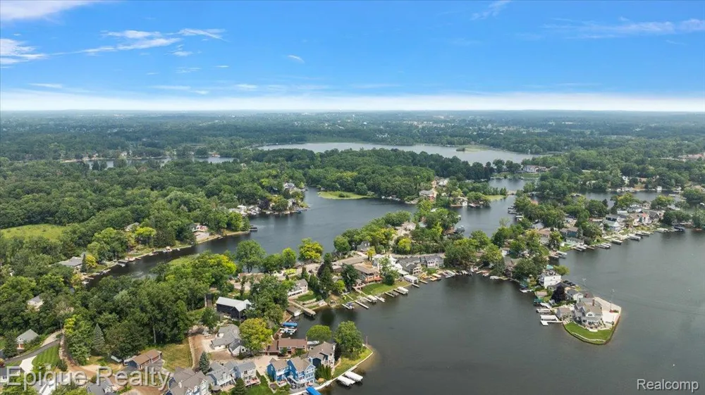 791 Central Drive Lake Orion Village, MI 48362