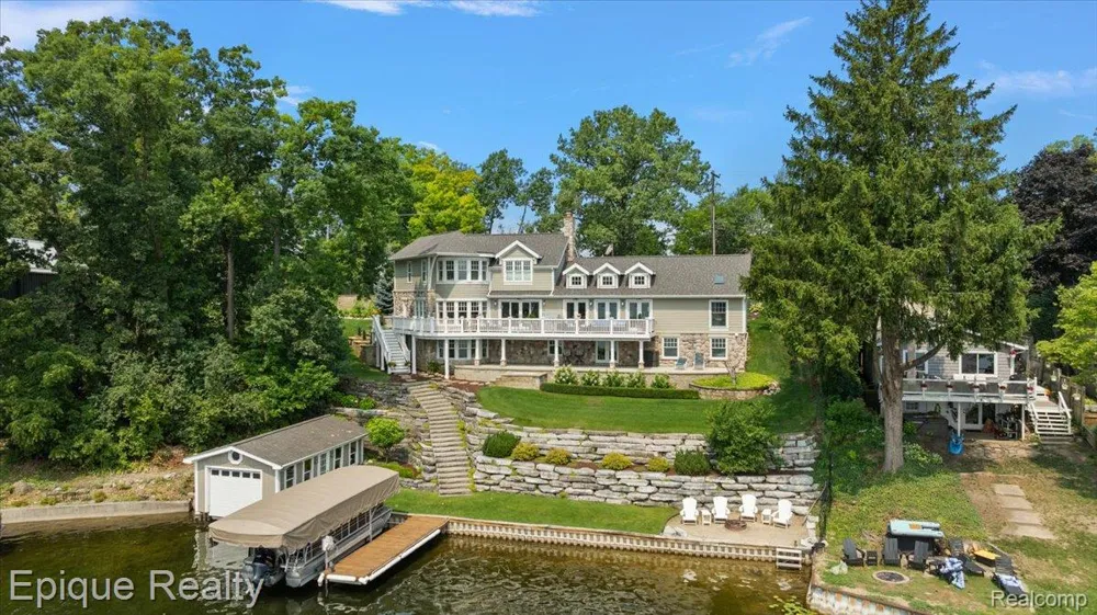 791 Central Drive Lake Orion Village, MI 48362