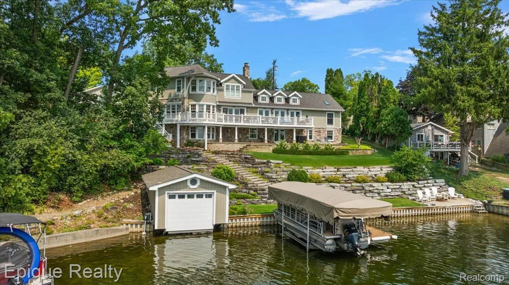 791 Central Drive Lake Orion Village, MI 48362