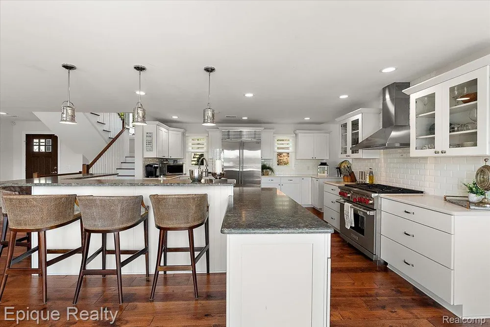 791 Central Drive Lake Orion Village, MI 48362