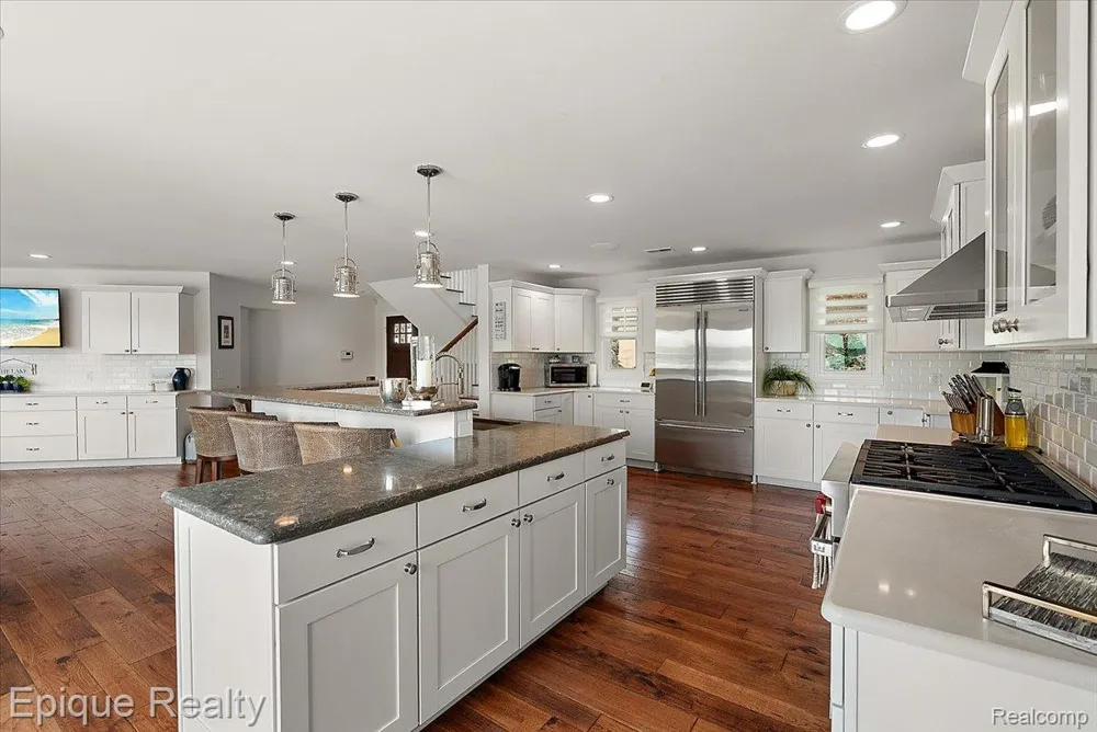 791 Central Drive Lake Orion Village, MI 48362