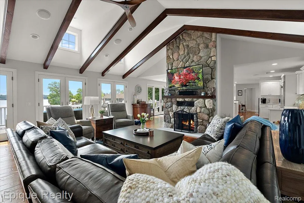 791 Central Drive Lake Orion Village, MI 48362