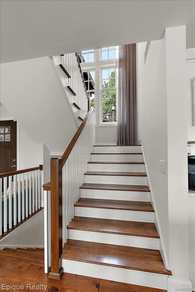 791 Central Drive Lake Orion Village, MI 48362