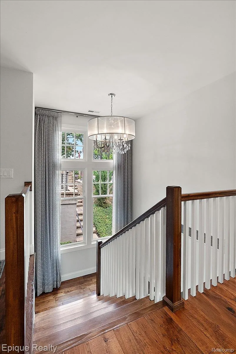 791 Central Drive Lake Orion Village, MI 48362