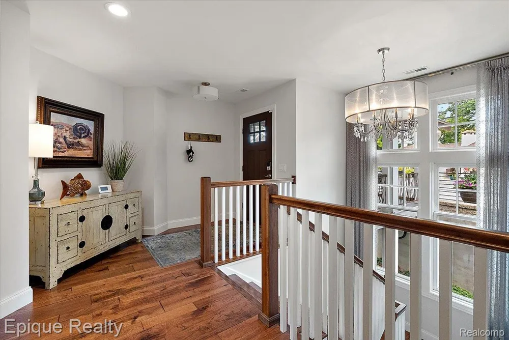 791 Central Drive Lake Orion Village, MI 48362