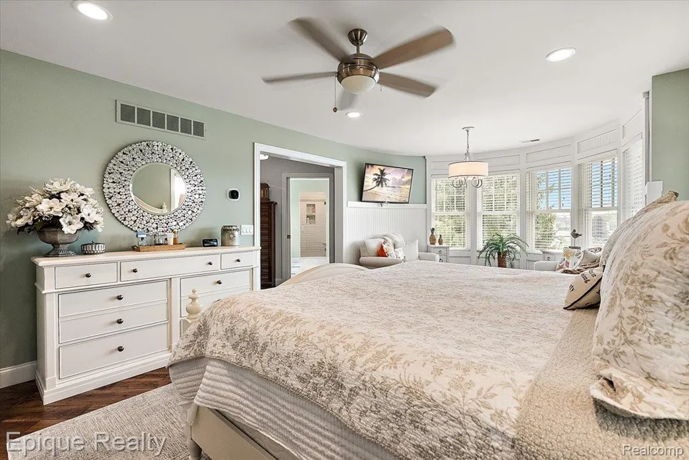 791 Central Drive Lake Orion Village, MI 48362