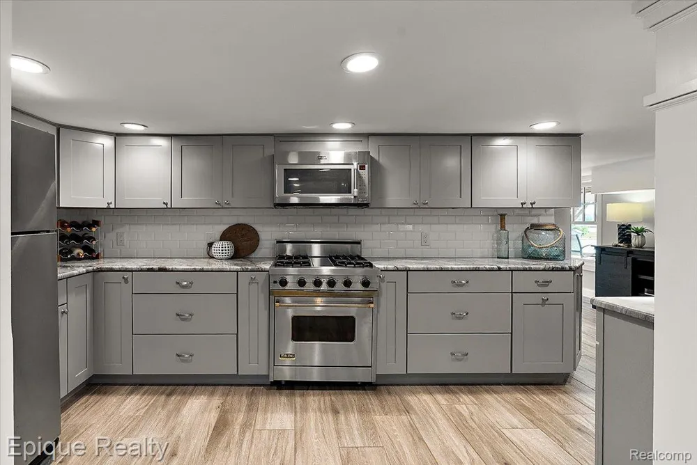 791 Central Drive Lake Orion Village, MI 48362