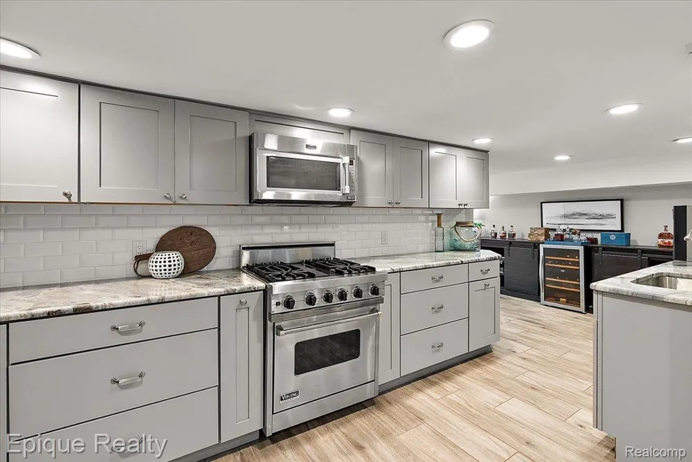791 Central Drive Lake Orion Village, MI 48362