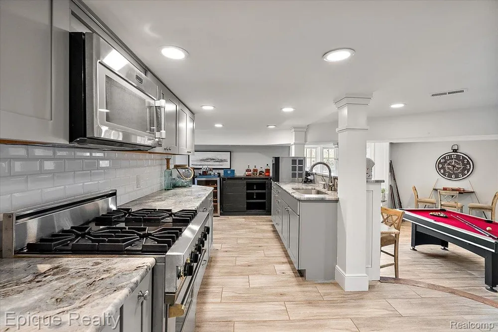 791 Central Drive Lake Orion Village, MI 48362