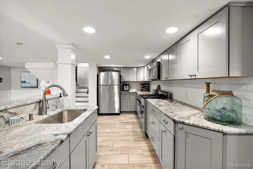 791 Central Drive Lake Orion Village, MI 48362