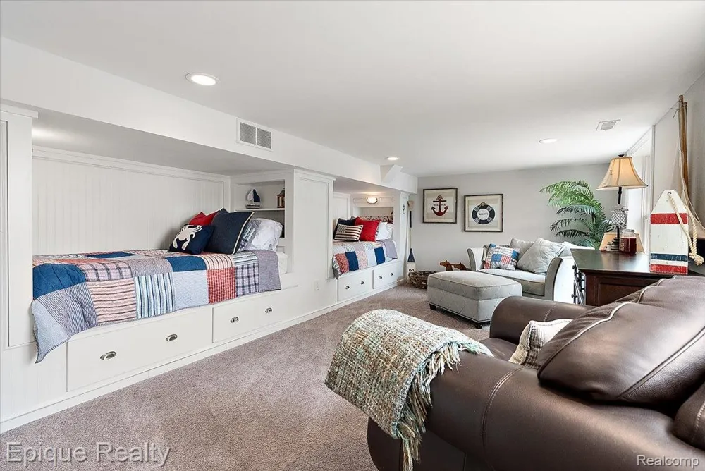 791 Central Drive Lake Orion Village, MI 48362