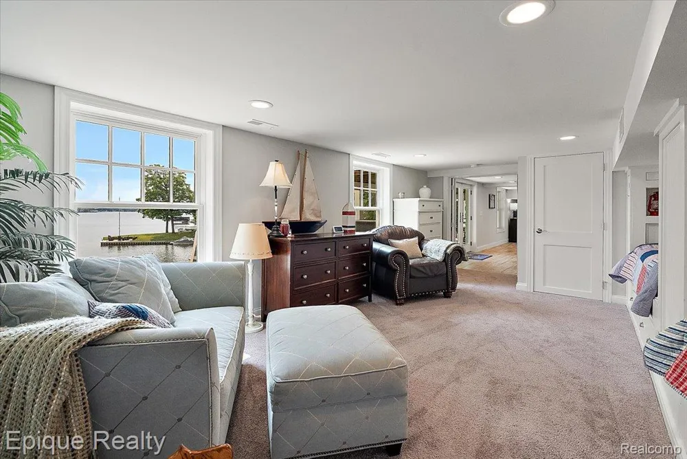 791 Central Drive Lake Orion Village, MI 48362