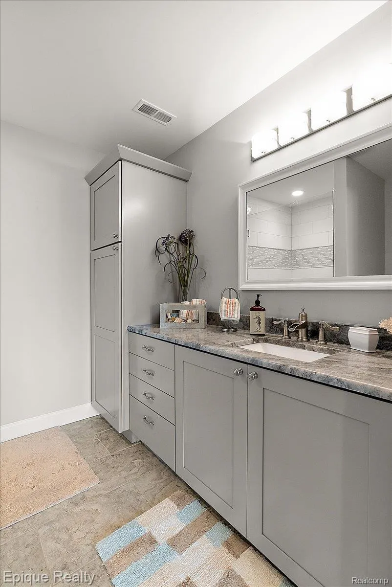 791 Central Drive Lake Orion Village, MI 48362