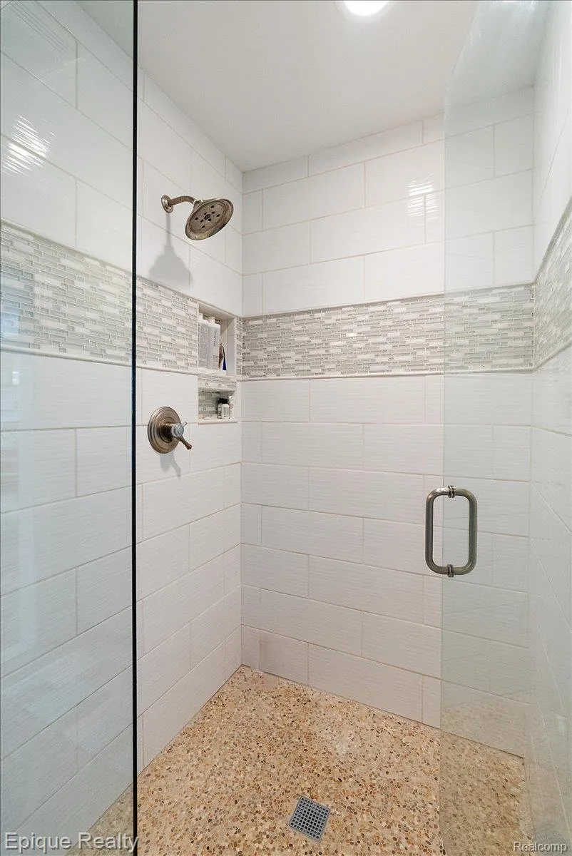 791 Central Drive Lake Orion Village, MI 48362