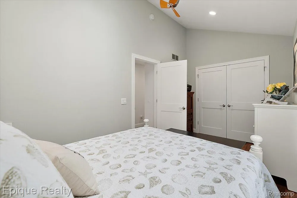 791 Central Drive Lake Orion Village, MI 48362