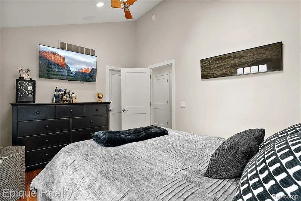 791 Central Drive Lake Orion Village, MI 48362