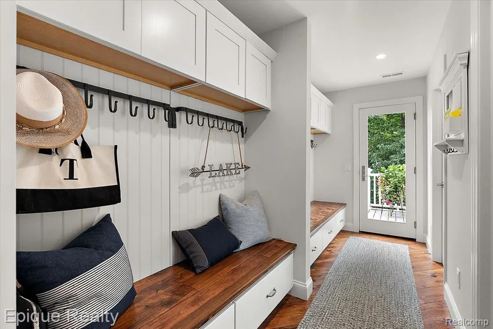 791 Central Drive Lake Orion Village, MI 48362