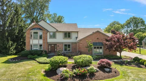 37125 Fox Glen