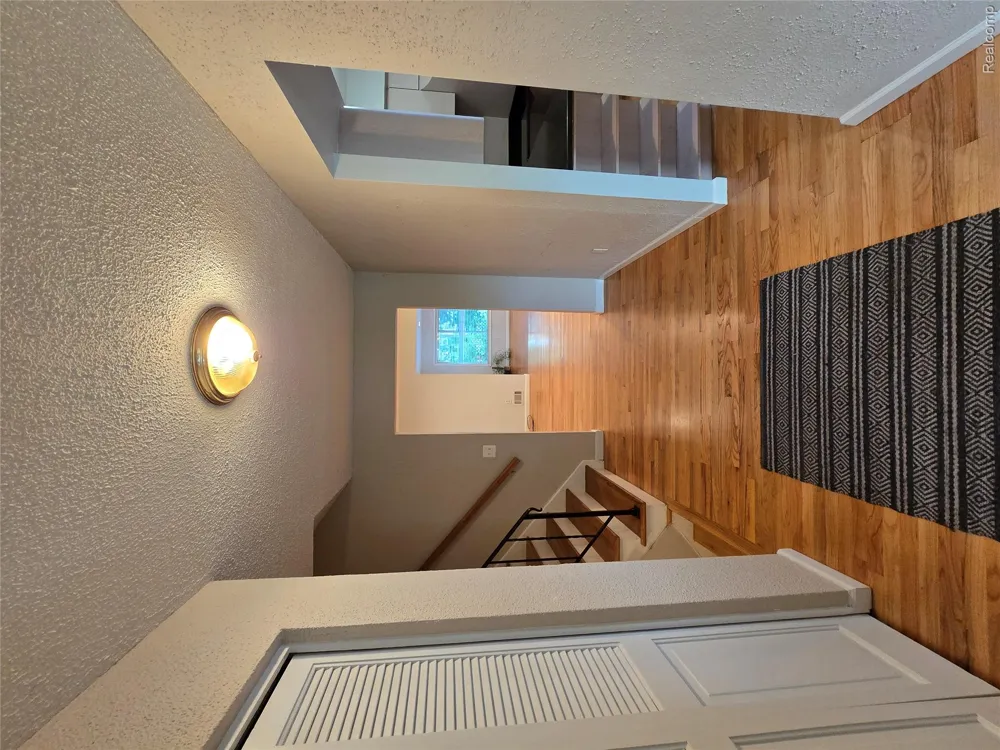 2310 Cumberland Drive Troy City, MI 48085