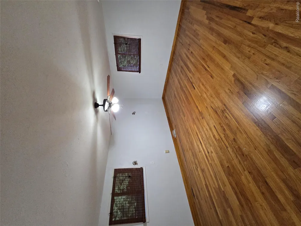 2310 Cumberland Drive Troy City, MI 48085