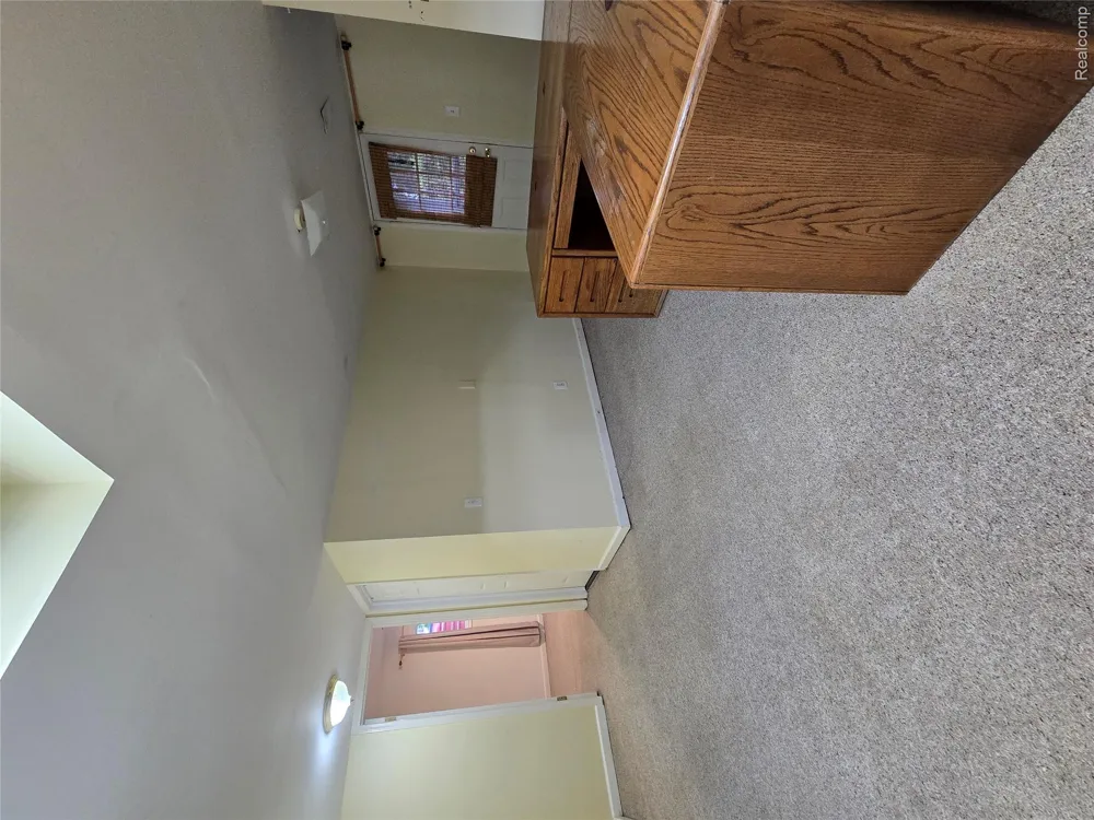 2310 Cumberland Drive Troy City, MI 48085