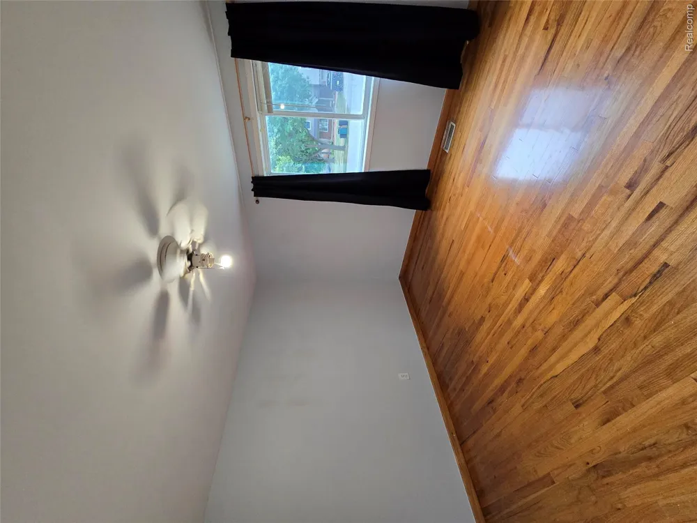 2310 Cumberland Drive Troy City, MI 48085