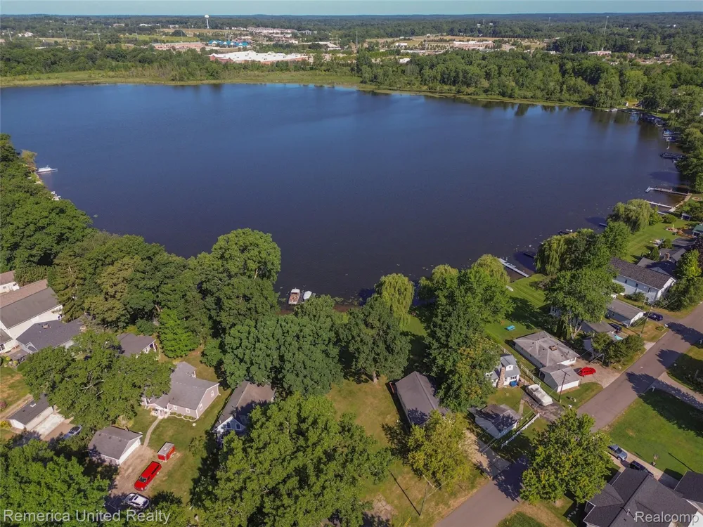 1491 Division Drive Hartland Township, MI 48353
