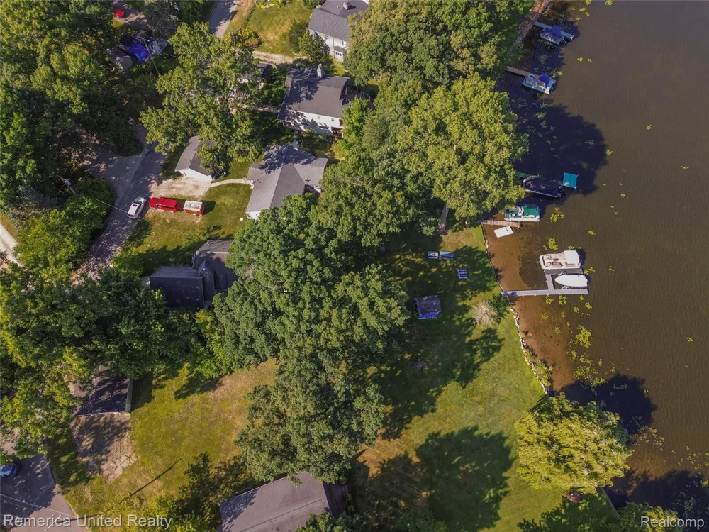 1491 Division Drive Hartland Township, MI 48353