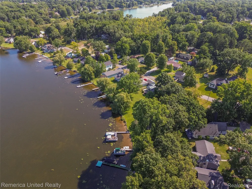 1491 Division Drive Hartland Township, MI 48353