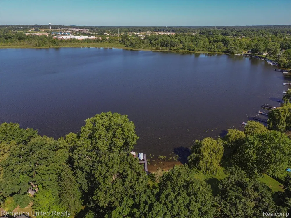 1491 Division Drive Hartland Township, MI 48353