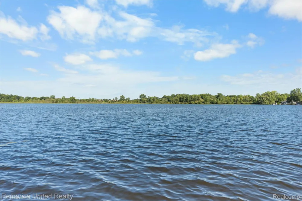 1491 Division Drive Hartland Township, MI 48353