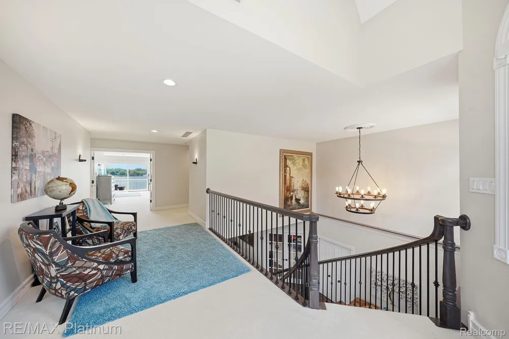 997 Thompson Shore Drive Howell City, MI 48843