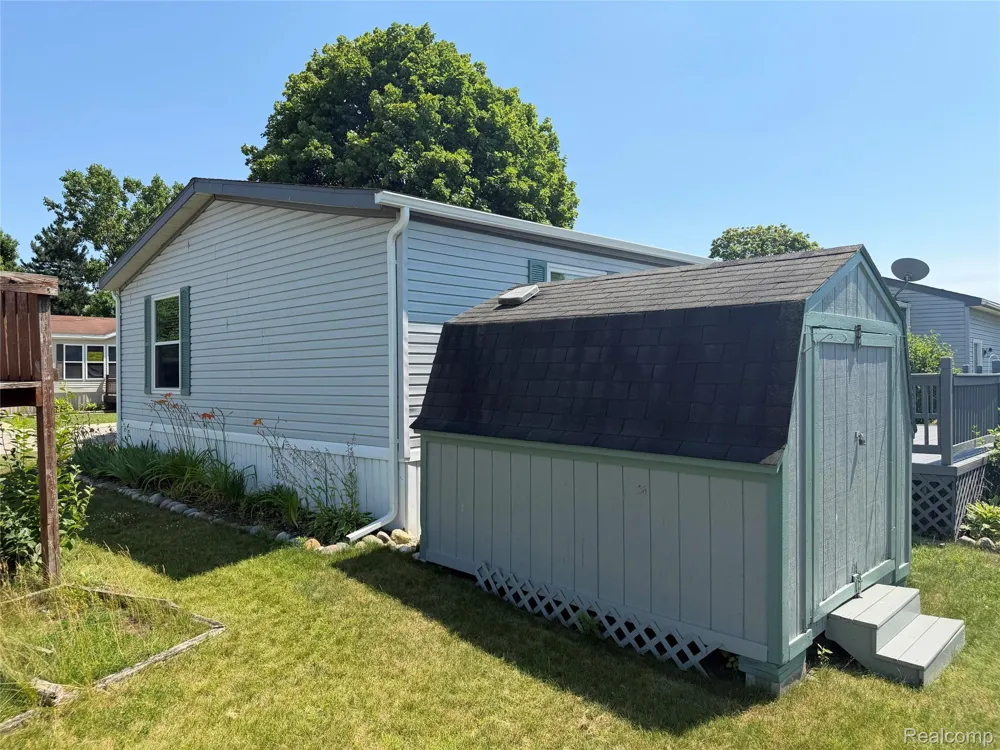 2500 Mann Road Clarkston City, MI 48346